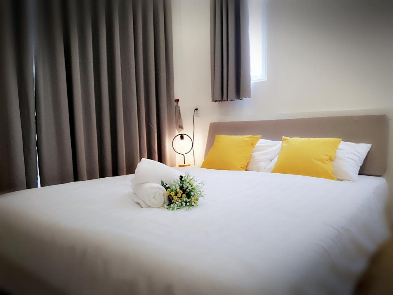 Yelo Hostel & Cafe Ho Chi Minh City Bagian luar foto
