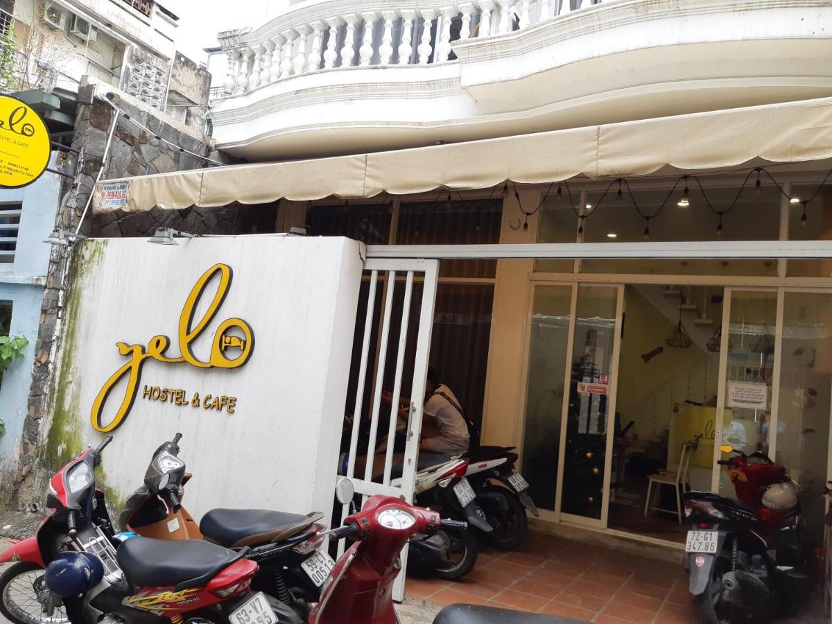 Yelo Hostel & Cafe Ho Chi Minh City Bagian luar foto