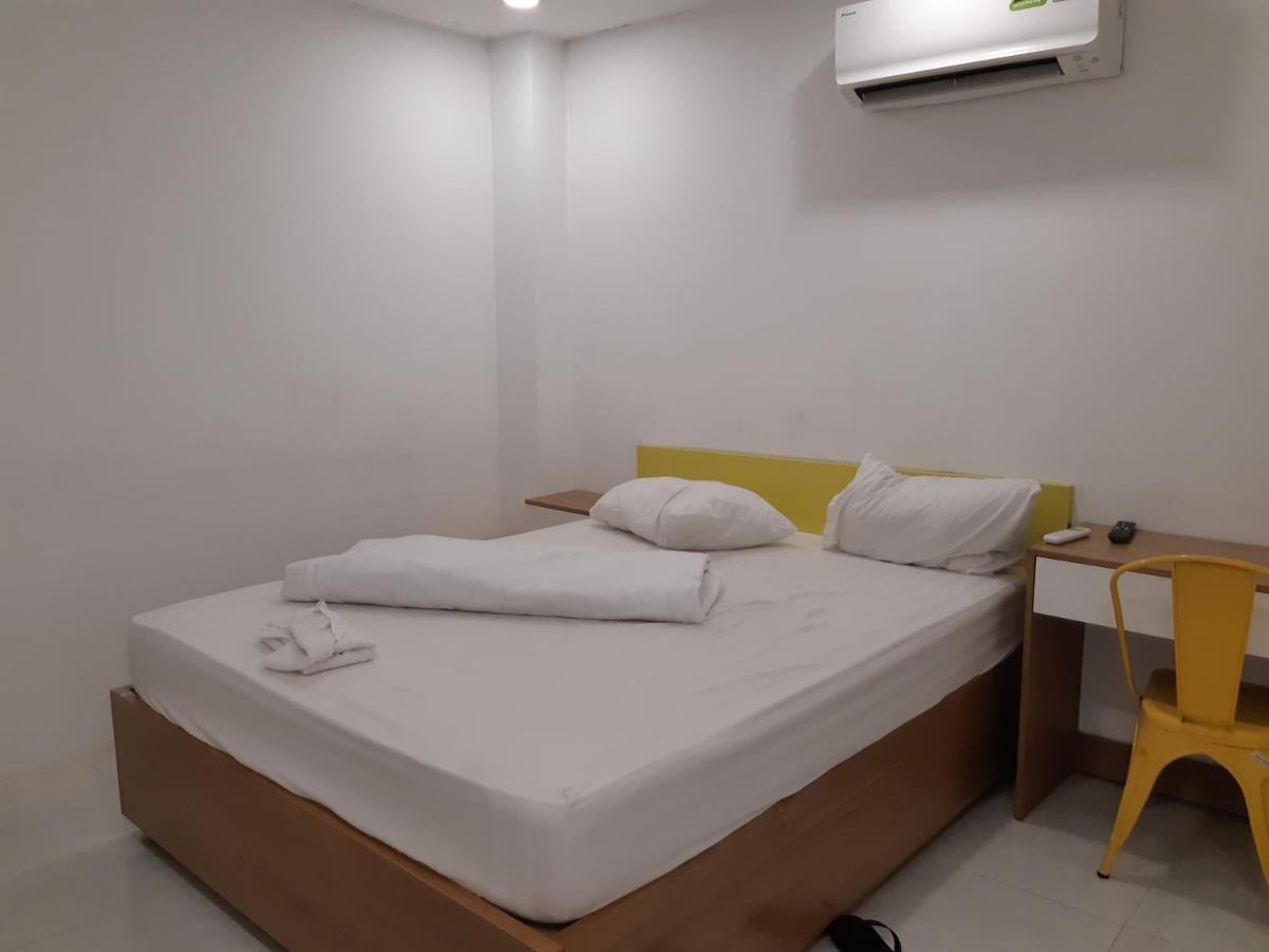 Yelo Hostel & Cafe Ho Chi Minh City Bagian luar foto
