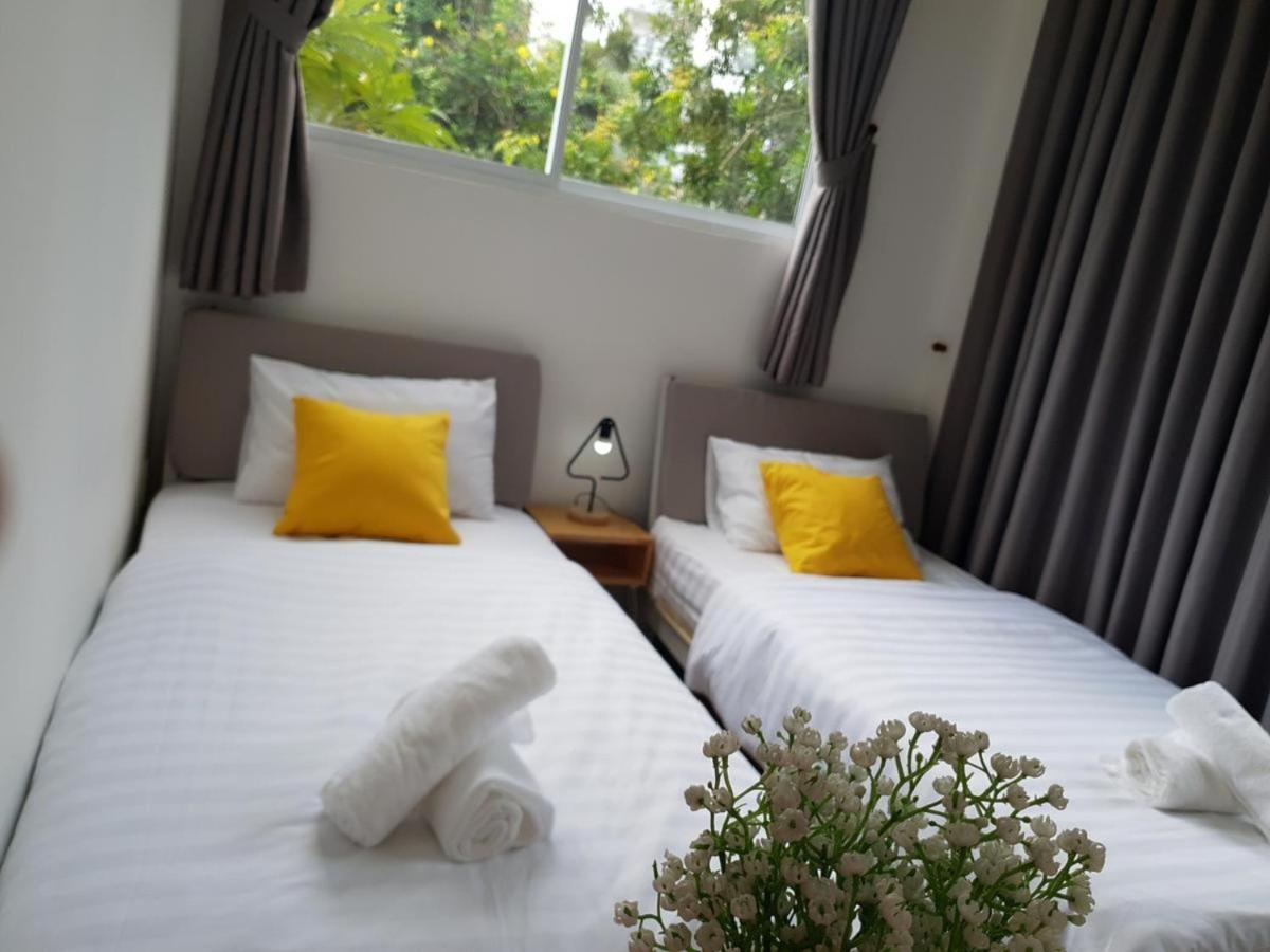 Yelo Hostel & Cafe Ho Chi Minh City Bagian luar foto