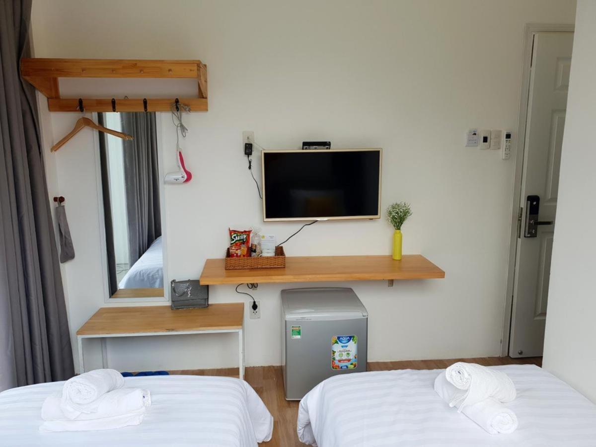 Yelo Hostel & Cafe Ho Chi Minh City Bagian luar foto
