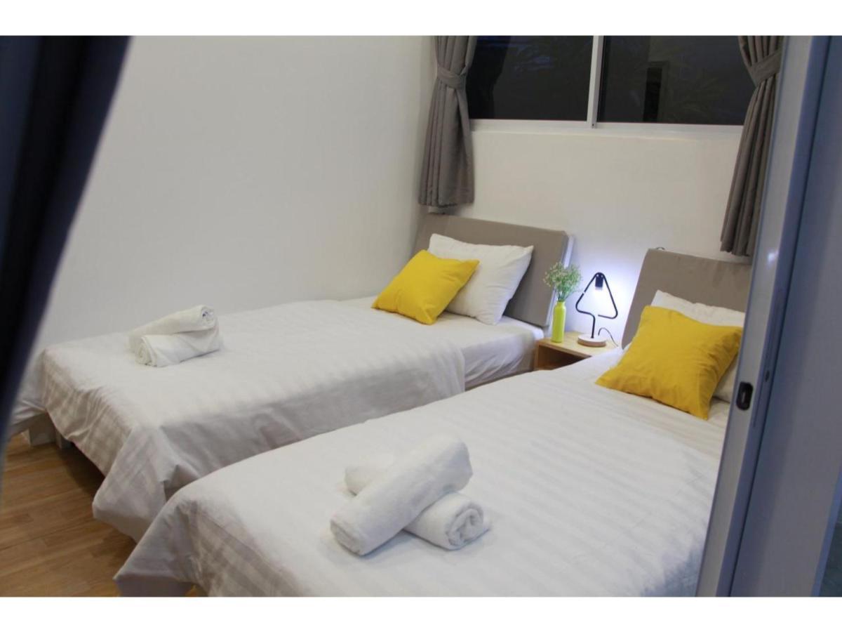 Yelo Hostel & Cafe Ho Chi Minh City Bagian luar foto